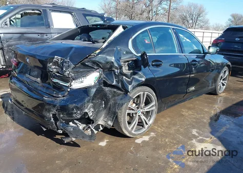 2021 BMW 330I z USA, uszkodzony, nr VIN 3MW5R1J01M8B95406